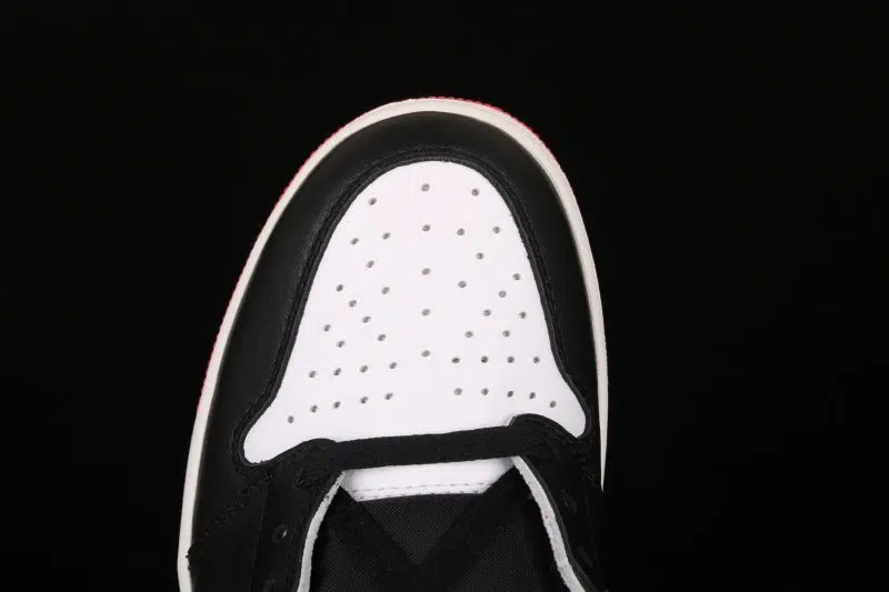 JORDAN 1 TRACK RED 10 800x533 JORDAN 1 TRACK RED 10 800x533