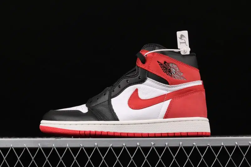 JORDAN 1 TRACK RED 2 800x533 JORDAN 1 TRACK RED 2 800x533