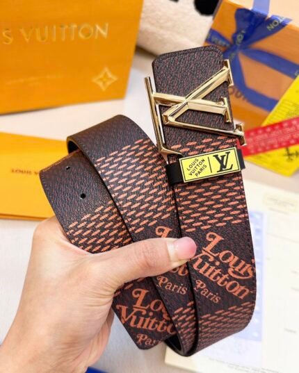 Louis Vuitton classic pattern belt with gold buckle