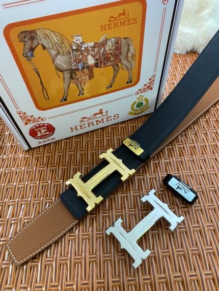 Black belt with interchangeable buckles