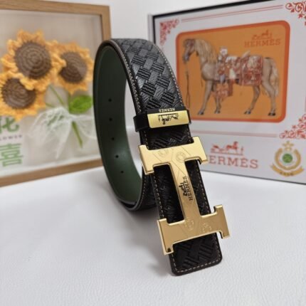 Black woven texture belt with gold buckle