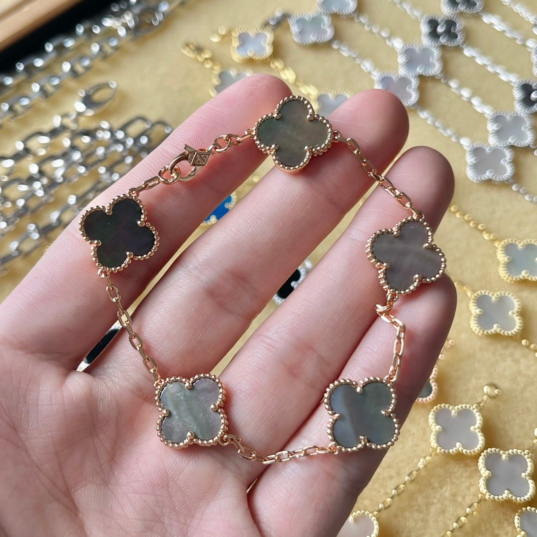 13383902663928646 13383902663928646