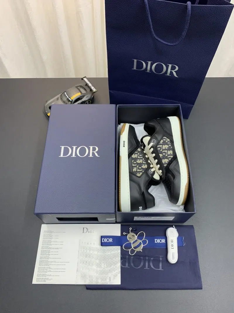 DIOR B27 Low Top Sneaker Black logo 7 800x1067