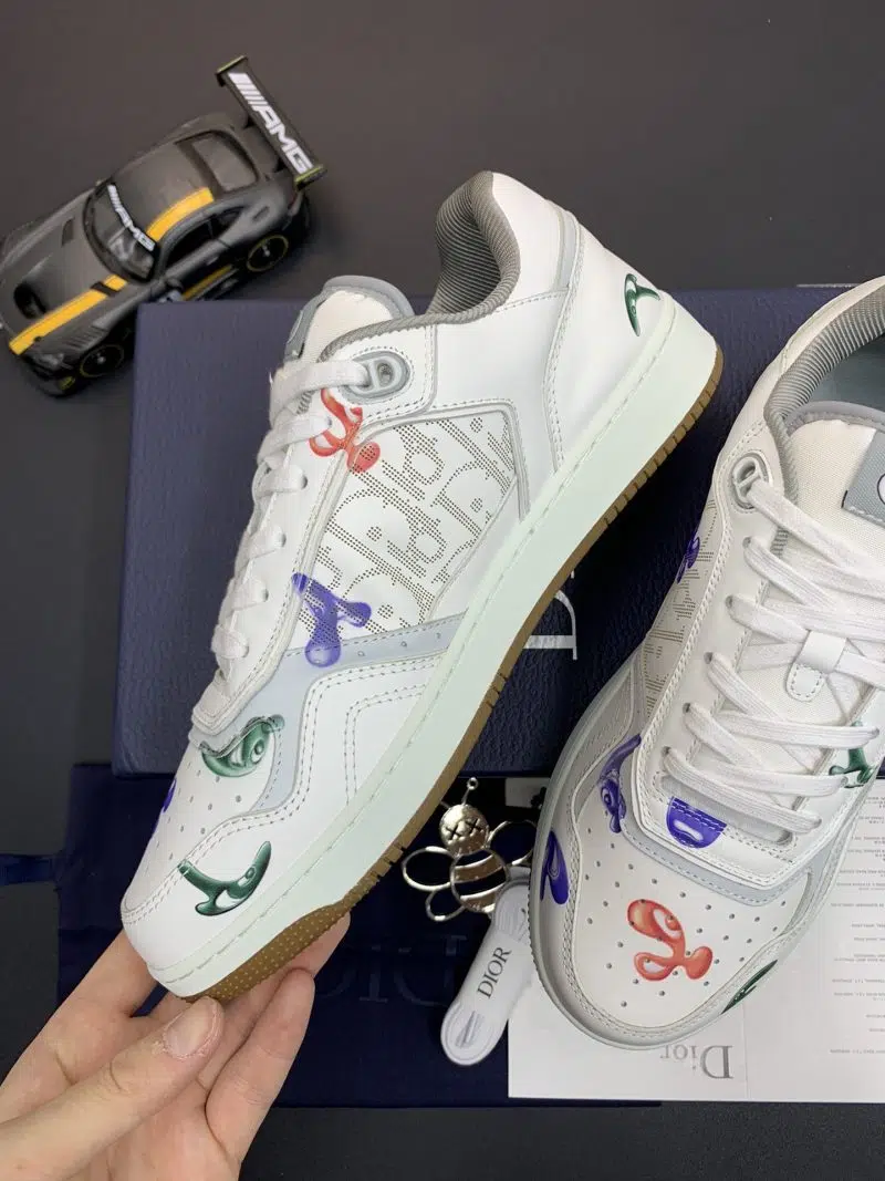 DIOR B27 Low Top Sneaker Shapes 2 800x1067
