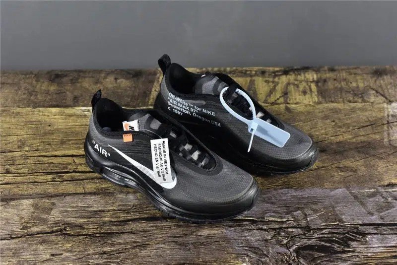 airmax97OW 12 bc3b2ca8 6b8a 40c9 8c1c 8ff51eb59e38 800x534