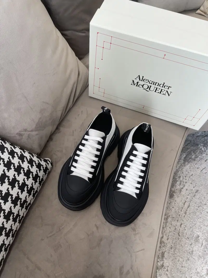 Alexander McQueen Tread Slick Lace Up WhiteBlack Sole 9 800x1067