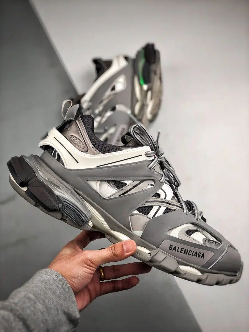 BALENCIAGA TRACK SNEAKER GREY 1 800x1067 (1)