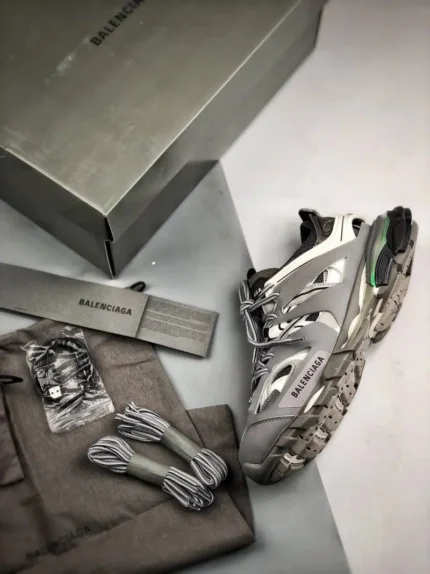 BALENCIAGA TRACK SNEAKER GREY 2 800x1067