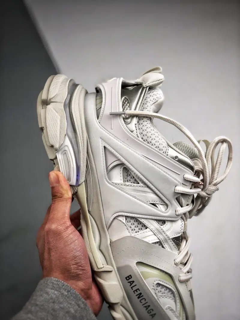 BALENCIAGA TRACK SNEAKER WHITE 7 800x1067 BALENCIAGA TRACK SNEAKER WHITE 7 800x1067