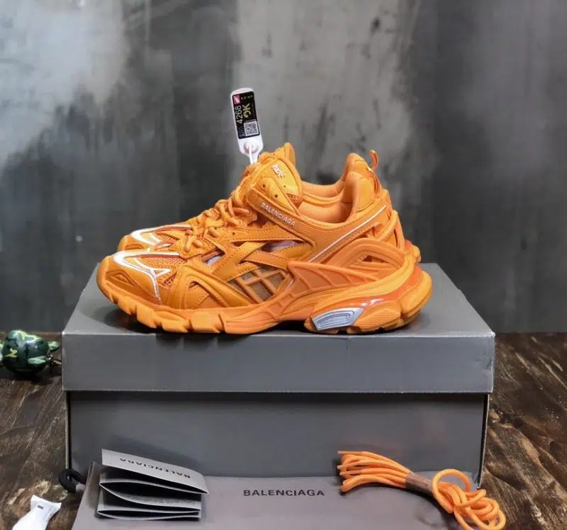 Balenciaga Track2 Orange 9 e1658246310771 800x748 Balenciaga Track2 Orange 9 e1658246310771 800x748
