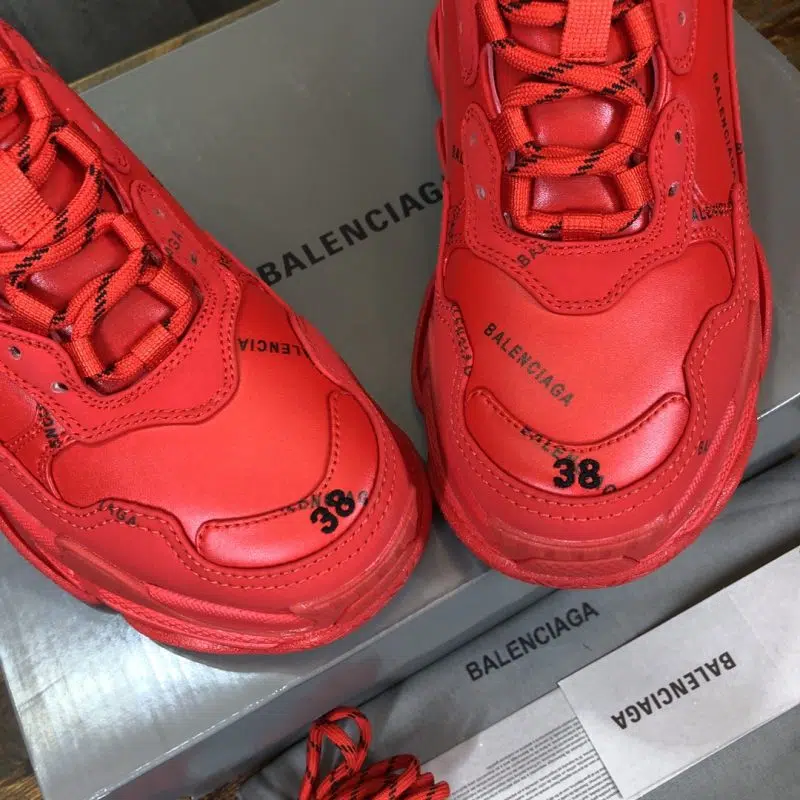 Balenciaga Triple S Sneaker All Red 4 800x800