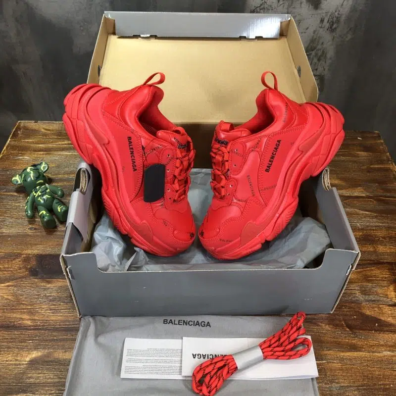 Balenciaga Triple S Sneaker All Red 6 800x800
