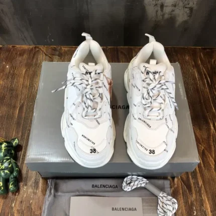 Balenciaga Triple S Sneaker Cream Logo 4 800x800