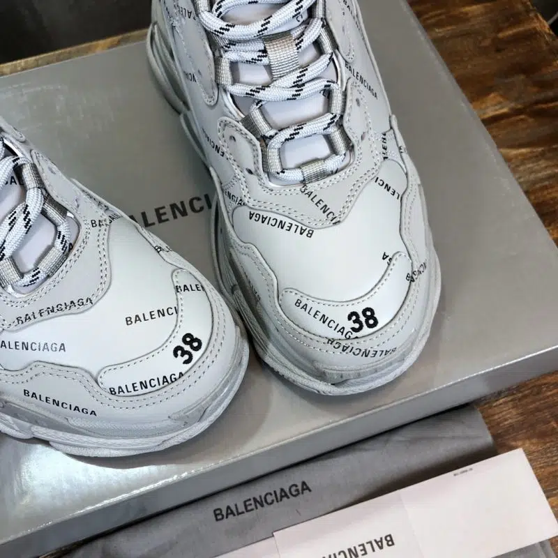 Balenciaga Triple S Sneaker Grey logo 8 800x800 Balenciaga Triple S Sneaker Grey logo 8 800x800