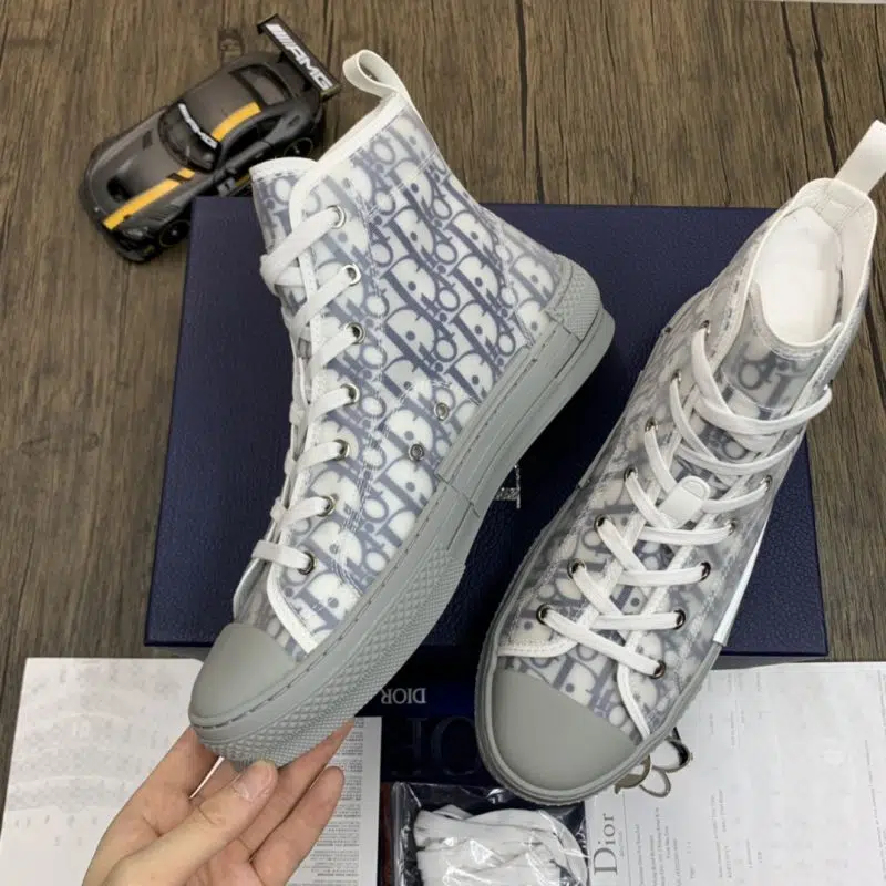 DIOR B23 High Grey Oblique 6 800x800 DIOR B23 High Grey Oblique 6 800x800