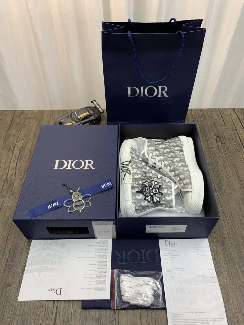 DIOR B23 High Oblique Skull 9 800x1067
