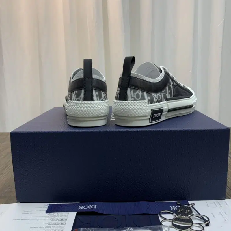 DIOR B23 Low Oblique Black White 3 800x800