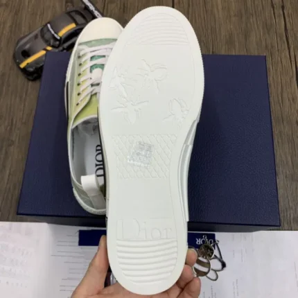 DIOR B23 Low Oblique Green 1 800x800