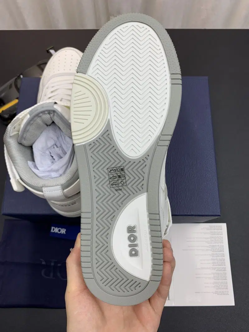 DIOR B27 High Top Sneaker White Logo 1 800x1067