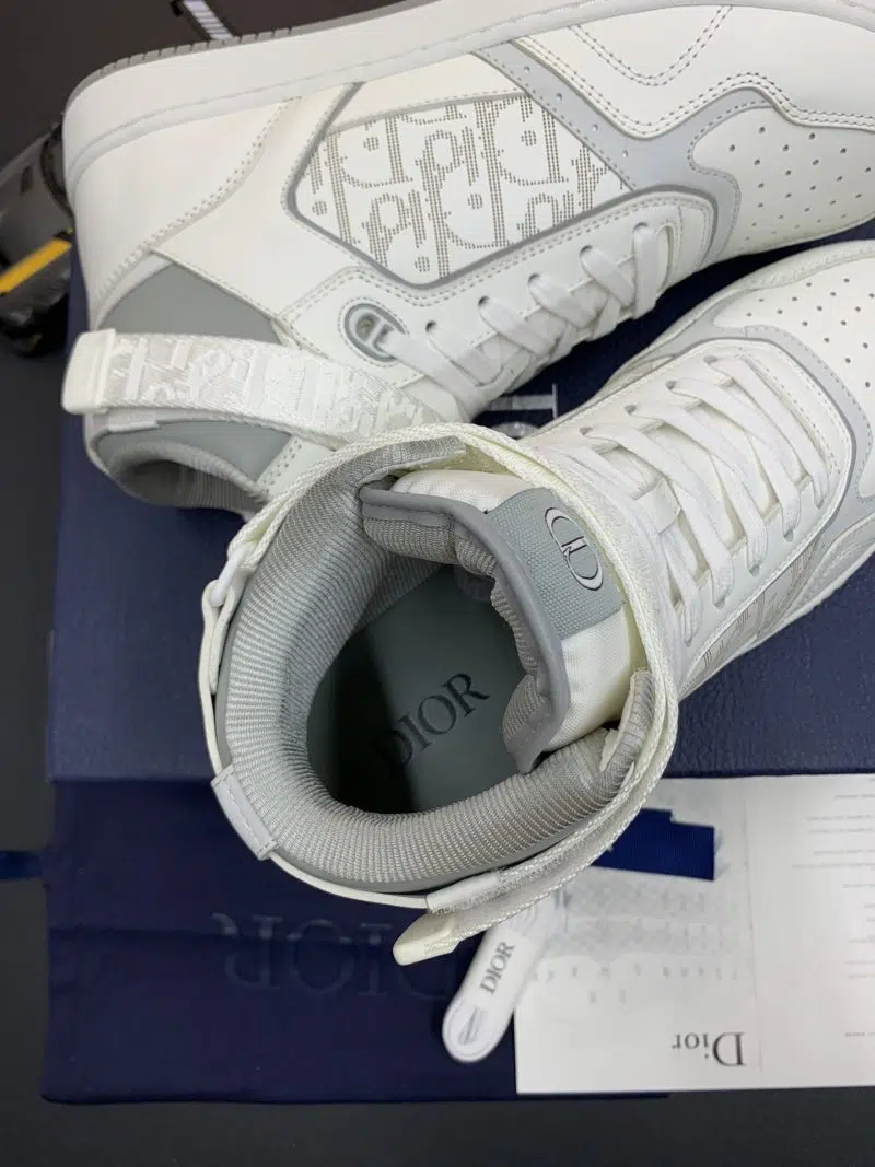 DIOR B27 High Top Sneaker White Logo 7 800x1067
