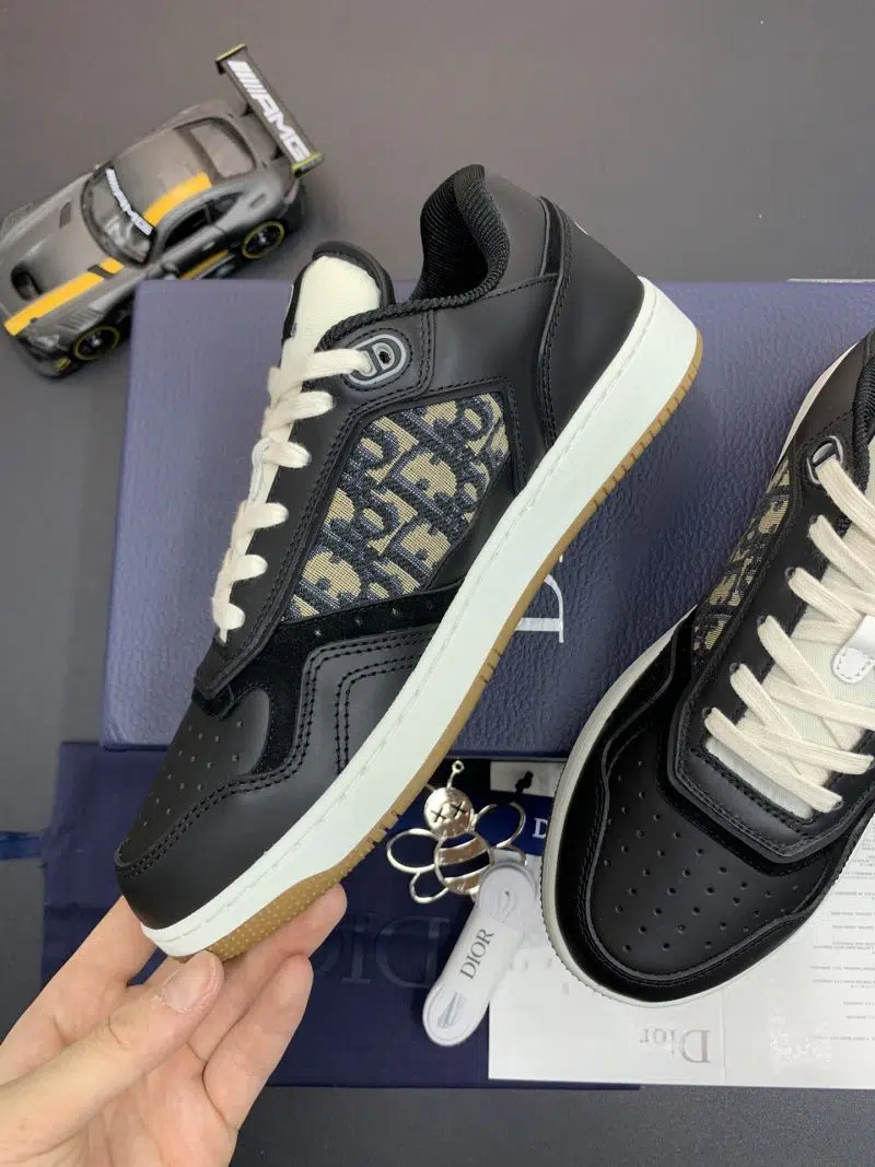 DIOR B27 Low Top Sneaker All Black Logo 1 800x1067