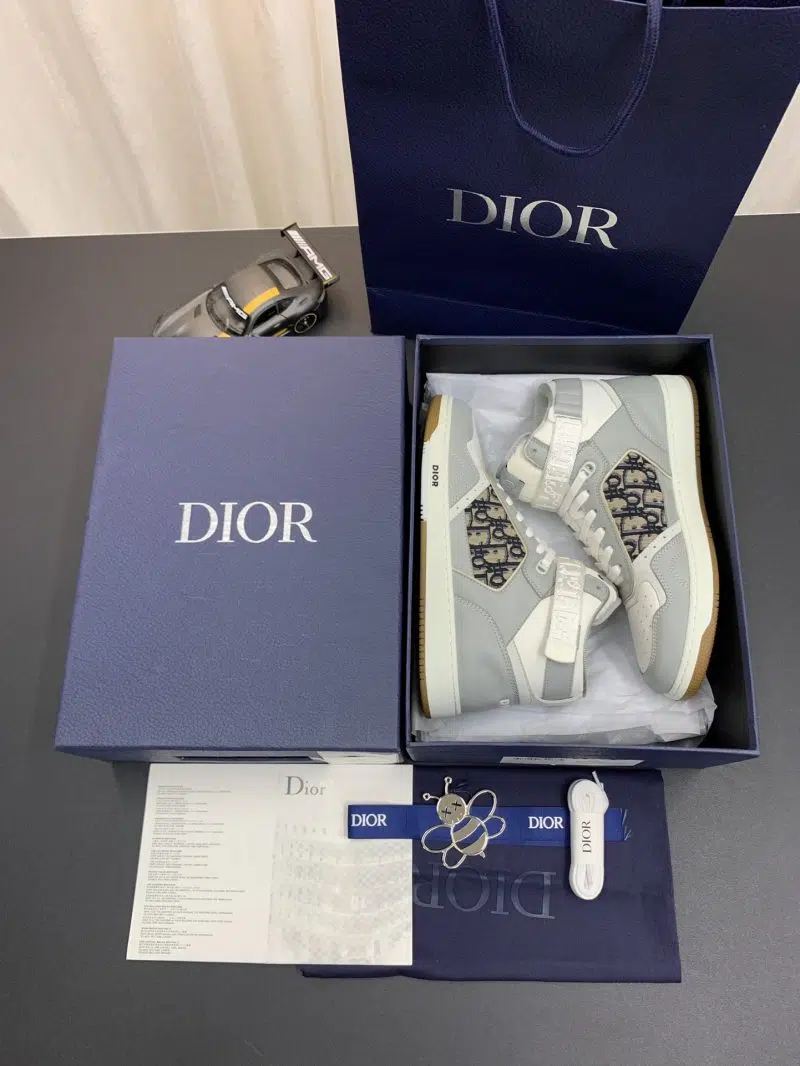 DIOR B27 Low Top Sneaker All Black Logo 8 1 800x1066