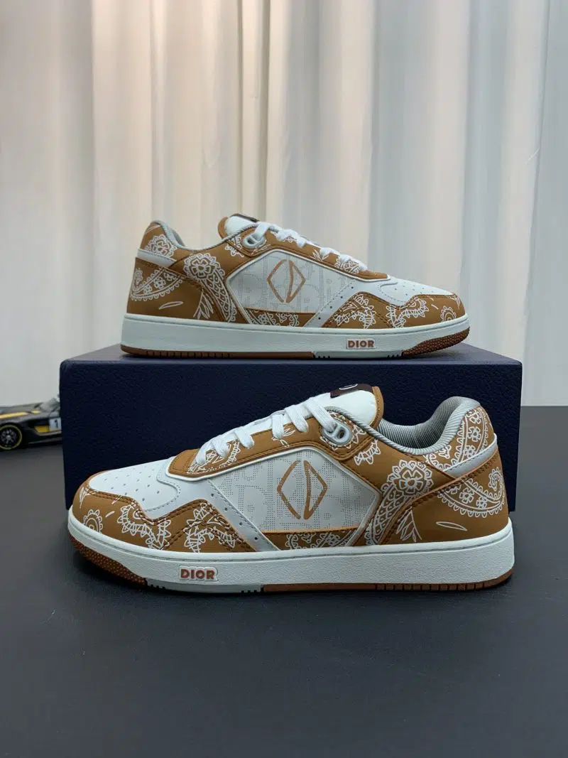 DIOR B27 Low Top Sneaker Brown Paisley 6 800x1067