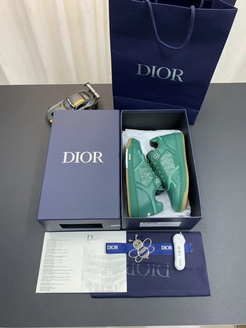 DIOR B27 Low Top Sneaker Green 3 800x1067