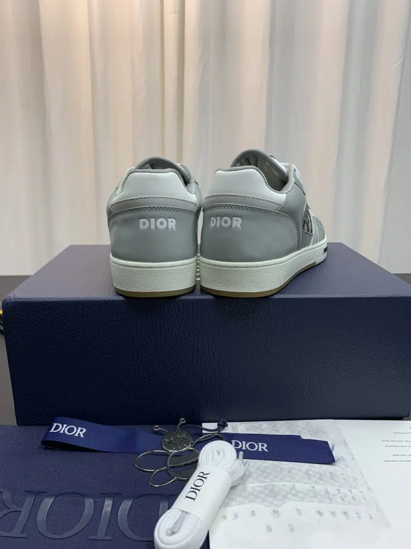 DIOR B27 Low Top Sneaker Grey logo 3 800x1067