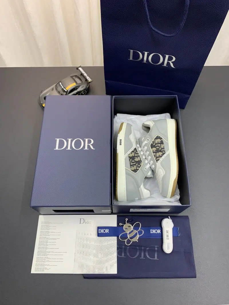 DIOR B27 Low Top Sneaker Grey logo 4 800x1067
