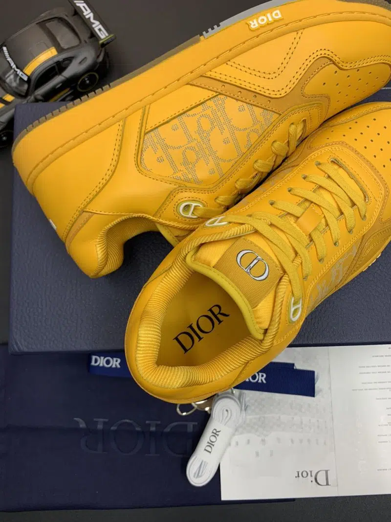DIOR B27 Low Top Sneaker Orange 1 800x1067