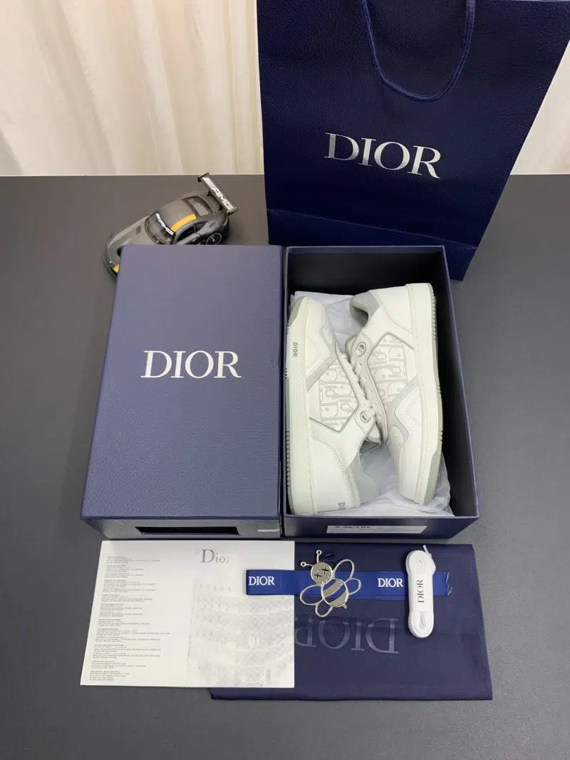 DIOR B27 Low Top Sneaker White Grey 4 800x1067