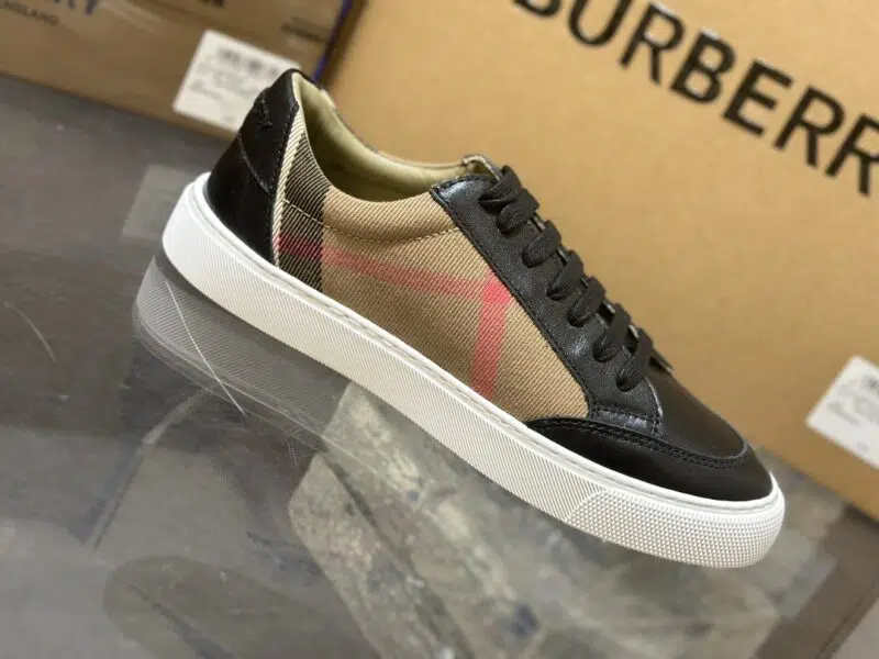 burberry sneaker 1 3 800x600 burberry sneaker 1 3 800x600