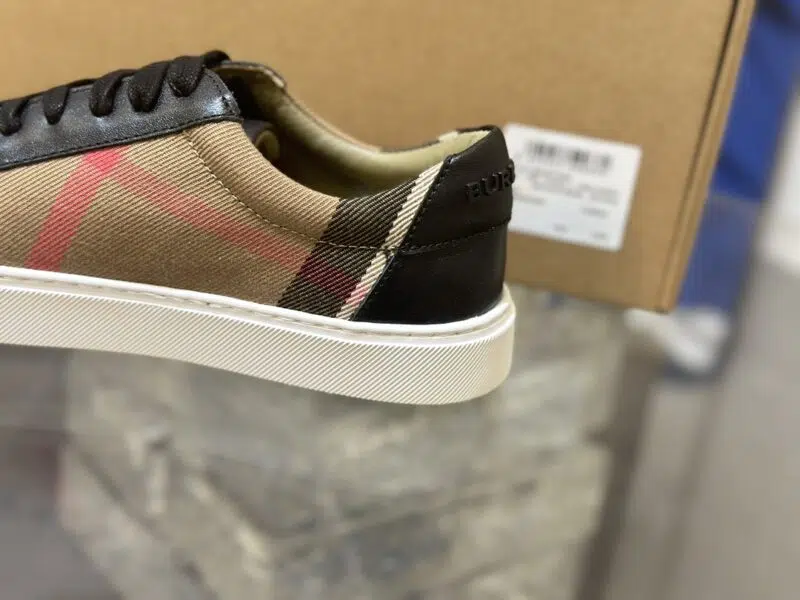 burberry sneaker 7 3 800x600 burberry sneaker 7 3 800x600