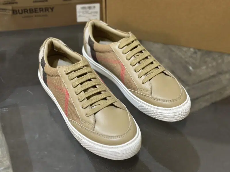 burberry sneakers 7 4 800x600 burberry sneakers 7 4 800x600