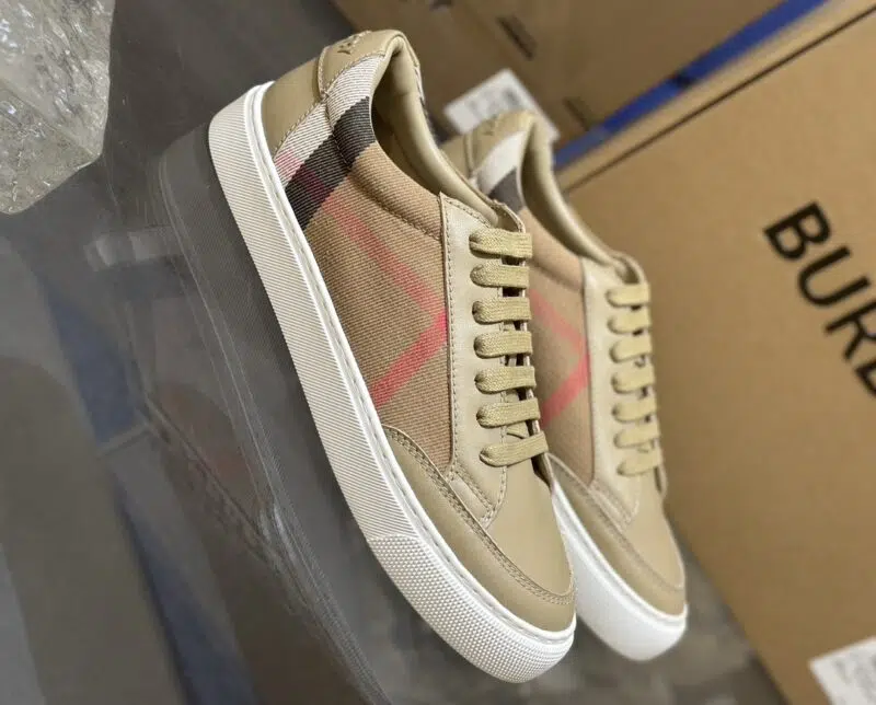 burberry sneakers 8 4 800x644 burberry sneakers 8 4 800x644