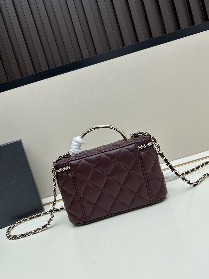 Chanel 33823 18x11x8cm jj13 1980576 Chanel 33823 18x11x8cm jj13 1980576