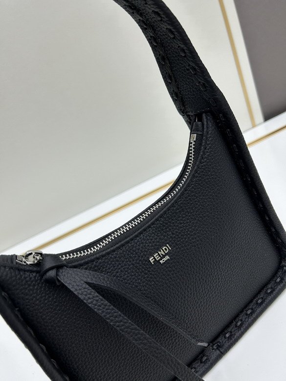 Fendi 21x28x7cm jj44 1450231 Fendi 21x28x7cm jj44 1450231