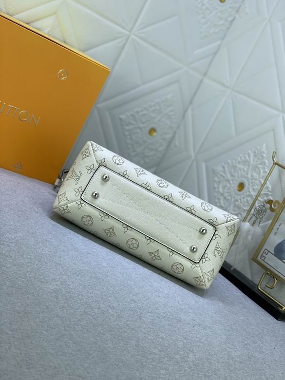 M24114 32X29X13cm YG 4 1249126 M24114 32X29X13cm YG 4 1249126