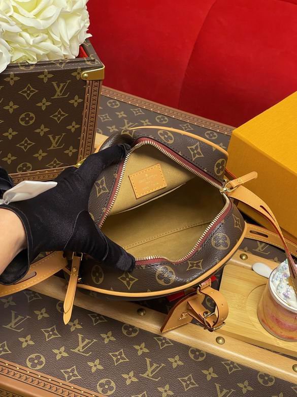 M45647 20X22.5X8cm YG (9) 1694993 M45647 20X22.5X8cm YG (9) 1694993