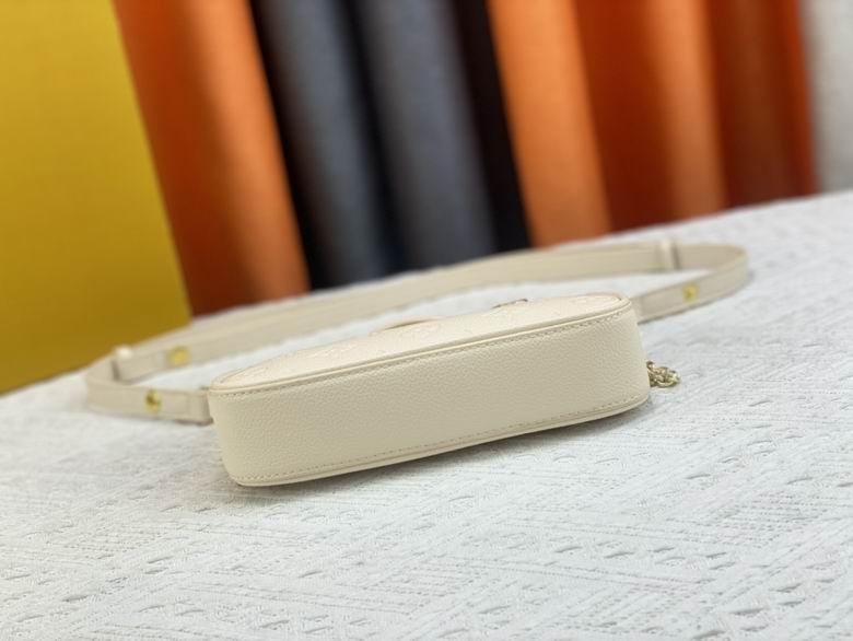 M81066 19X11.5X3cm XMY 3色 14 1536710 M81066 19X11.5X3cm XMY 3色 14 1536710